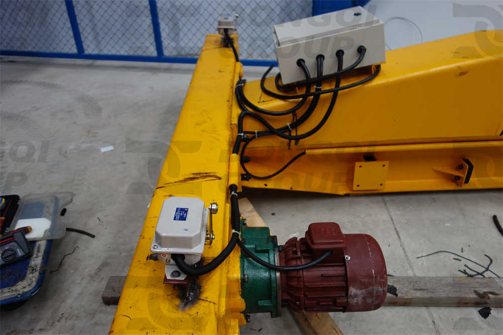 Installation of 15 ton overhead crane