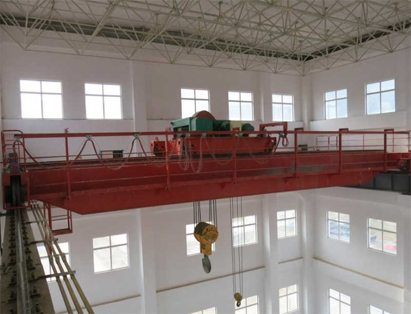 Design of main and auxiliary lifting mechanism