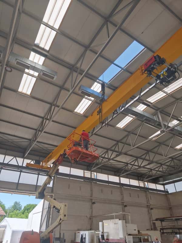 HD-type 5-ton European-style single-girder bridge crane installed in Serbia