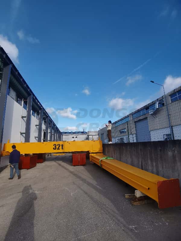 BMGO type 32-ton semi-gantry crane is being installed in Portugal
