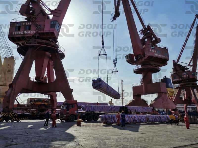 Loading cargo onto the ship