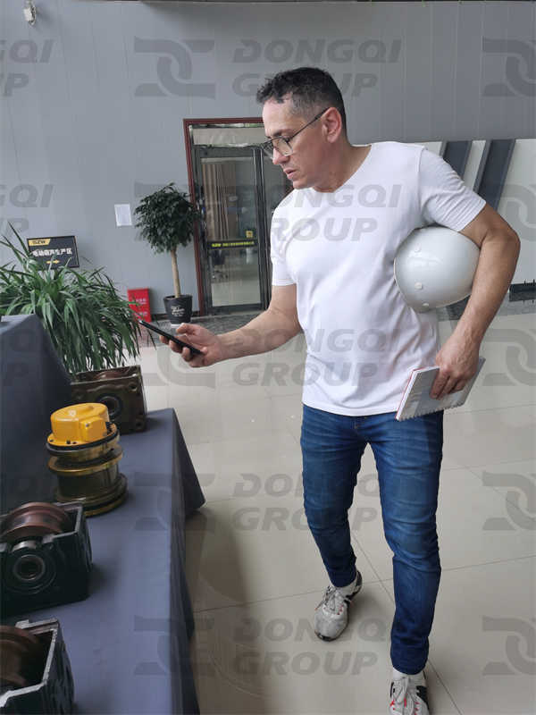 Argentine customers visited our factory